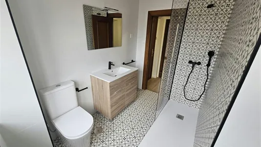 Rooms in Oviedo - photo 5