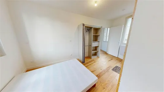 Houses in Angoulême - photo 2