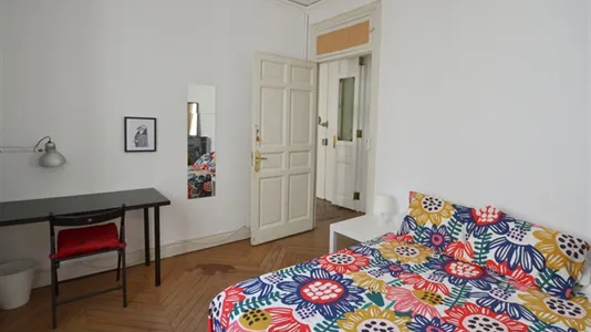 Rooms in Madrid Centro - photo 6