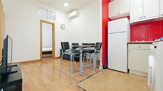Rooms in Barcelona Ciutat Vella - photo 7