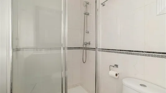 Rooms in Barcelona Ciutat Vella - photo 5