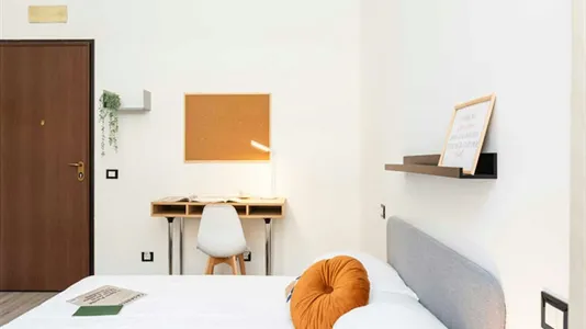 Rooms in Milano Zona 5 - Vigentino, Chiaravalle, Gratosoglio - photo 2