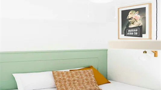 Rooms in Madrid Centro - photo 9