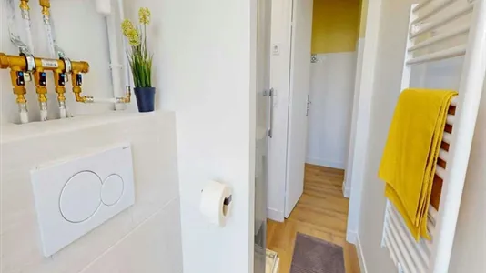 Rooms in Paris 10ème arrondissement - photo 9