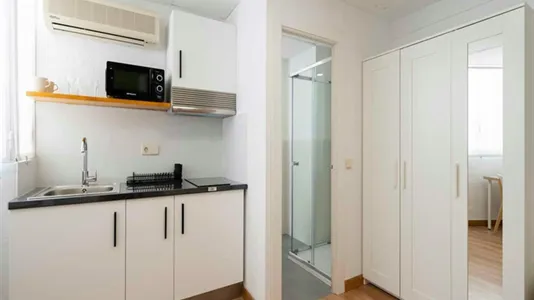 Rooms in Madrid Chamartín - photo 6