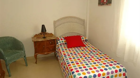 Rooms in Córdoba - photo 2