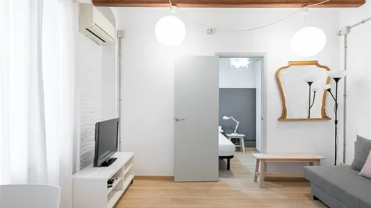 Apartments in Barcelona Ciutat Vella - photo 4