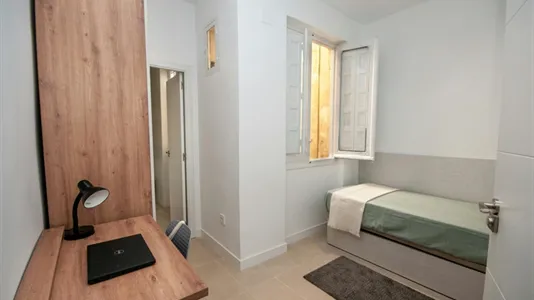 Rooms in Madrid Chamberí - photo 1