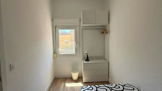 Rooms in Cornellà de Llobregat - photo 1