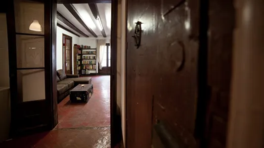 Rooms in Barcelona Ciutat Vella - photo 6