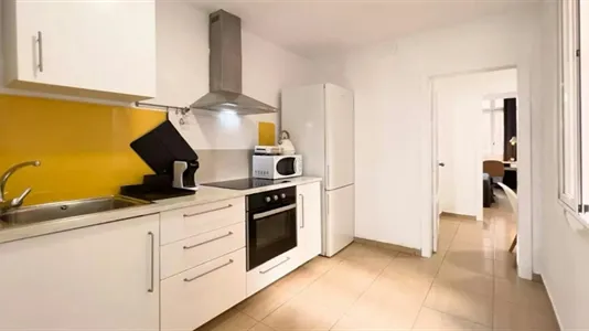 Rooms in Barcelona Ciutat Vella - photo 9