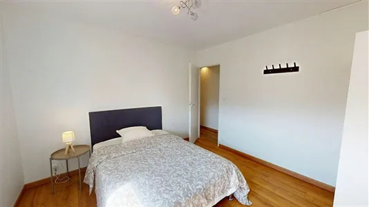 Rooms in Saint-Julien-en-Genevois - photo 2