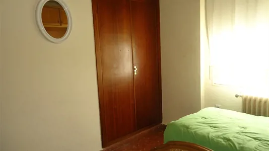 Rooms in Córdoba - photo 2