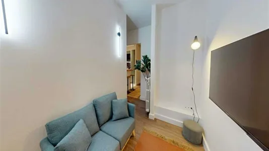 Rooms in Paris 8ème arrondissement - photo 5