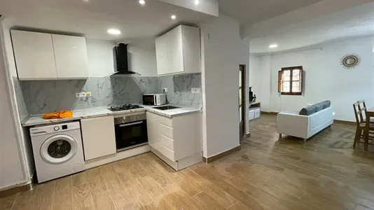 Houses in Calles - photo 5