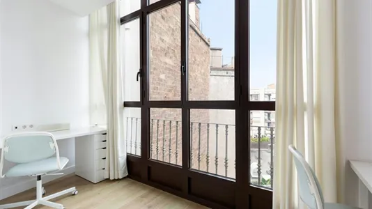 Rooms in Barcelona Eixample - photo 4