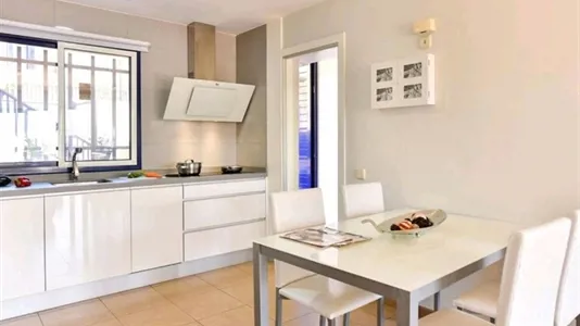 Houses in Las Palmas de Gran Canaria - photo 3