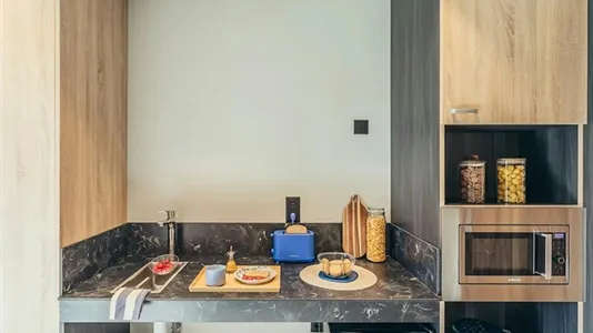 Rooms in Cornellà de Llobregat - photo 4