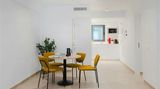 Rooms in Málaga - photo 4