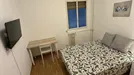 Room for rent, Barcelona Eixample, Barcelona, &lt;span class=&quot;blurred street&quot; onclick=&quot;ProcessAdRequest(11950235)&quot;&gt;&lt;span class=&quot;hint&quot;&gt;See streetname&lt;/span&gt;[xxxxxxxxxxxxx]&lt;/span&gt;