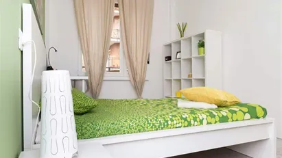 Room for rent in Milano Zona 8 - Fiera, Gallaratese, Quarto Oggiaro, Milan