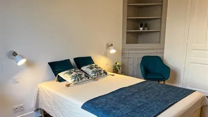 Room for rent in L'Haÿ-les-Roses, Île-de-France