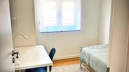 Room for rent in Almada, Setúbal (Distrito)