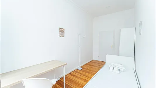 Rooms in Berlin Charlottenburg-Wilmersdorf - photo 2