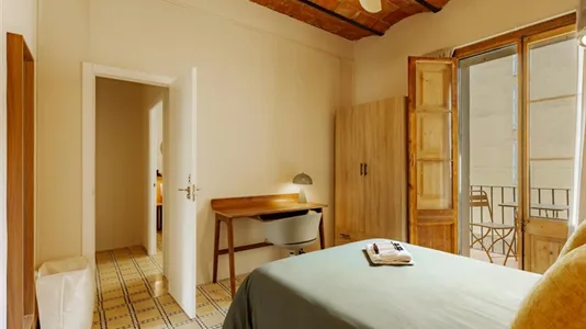 Rooms in Barcelona Ciutat Vella - photo 2