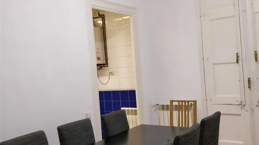 Rooms in Barcelona Ciutat Vella - photo 6