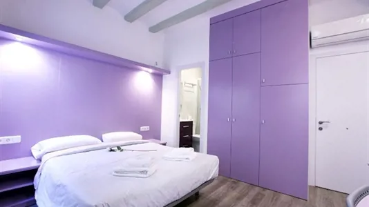 Rooms in Barcelona Ciutat Vella - photo 3