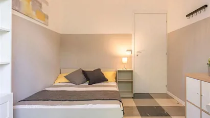 Room for rent in Milano Zona 9 - Porta Garibaldi, Niguarda, Milan