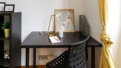 Room for rent in Milano Zona 6 - Barona, Lorenteggio, Milan