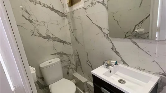 Rooms in Barcelona Sants-Montjuïc - photo 7