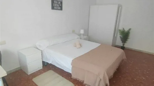Rooms in Almería - photo 1