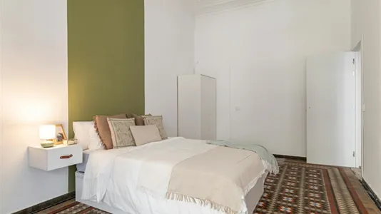Rooms in Barcelona Ciutat Vella - photo 2
