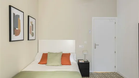 Rooms in Barcelona Eixample - photo 6