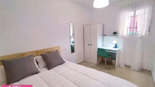 Rooms in Granada - photo 2