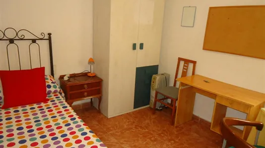 Rooms in Córdoba - photo 2