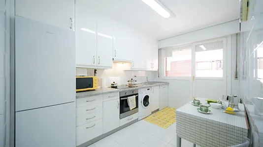 Rooms in Bilbao - photo 9