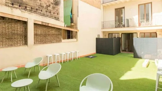 Rooms in Barcelona Ciutat Vella - photo 9