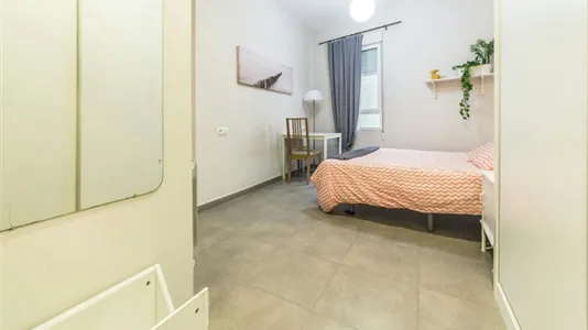 Rooms in Valencia Ciutat Vella - photo 4