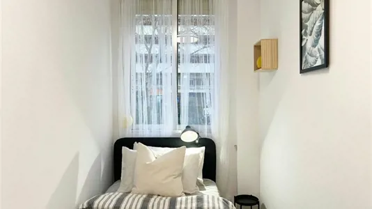 Rooms in Madrid Ciudad Lineal - photo 3