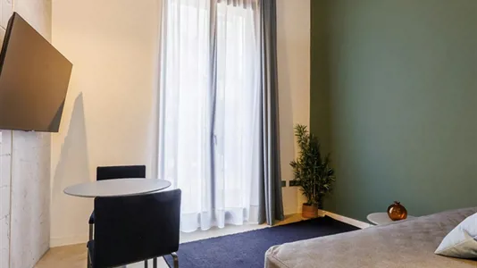 Apartments in Barcelona Ciutat Vella - photo 3