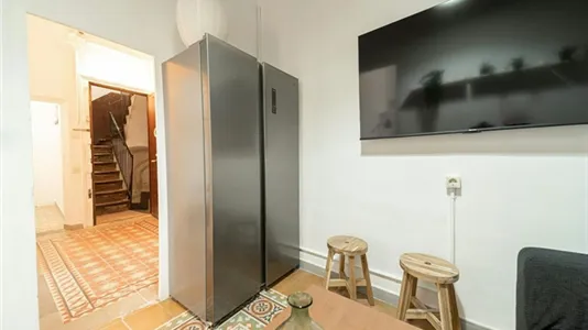 Rooms in Barcelona Ciutat Vella - photo 7