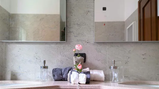 Rooms in Milano Zona 8 - Fiera, Gallaratese, Quarto Oggiaro - photo 9