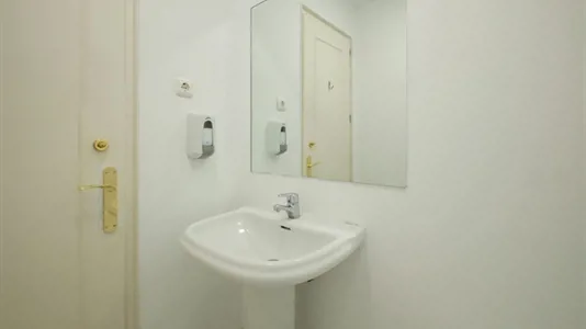Rooms in Madrid Centro - photo 3