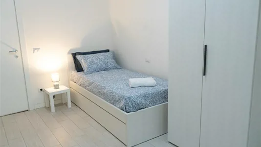 Apartments in Milano Zona 8 - Fiera, Gallaratese, Quarto Oggiaro - photo 2