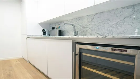 Rooms in Barcelona Ciutat Vella - photo 5