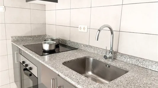 Rooms in Barcelona Ciutat Vella - photo 4